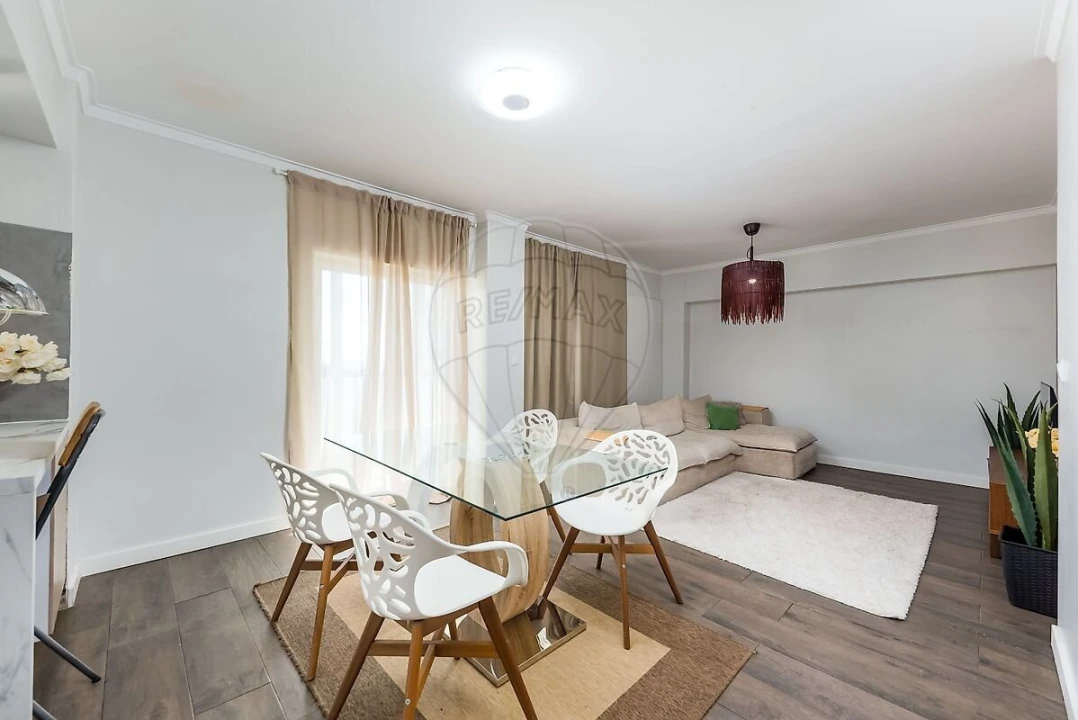 Apartamento T2 para Venda em Odivelas Foto 1