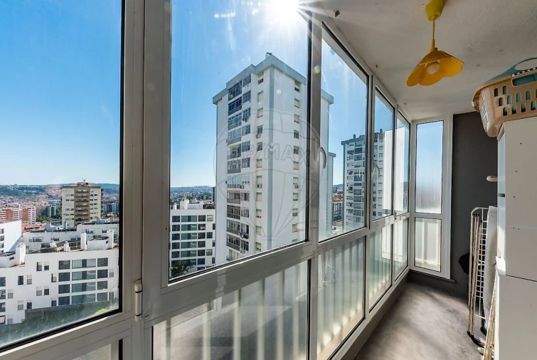 Apartamento T2 para Venda em Odivelas Foto 12