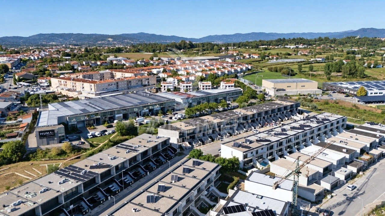 Moradia T3 para Venda em Merelim (São Pedro) e Frossos Foto 30