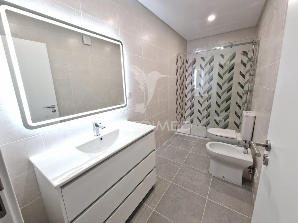 Apartamento T3 para Venda em Massamá e Monte Abraão Foto 3