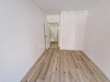 Apartamento T3 para Venda em Massamá e Monte Abraão