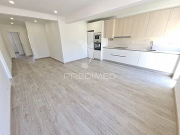 Apartamento T3 para Venda em Massamá e Monte Abraão