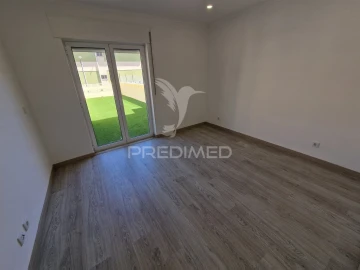 Apartamento T3 para Venda em Massamá e Monte Abraão