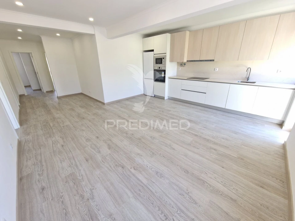Apartamento T3 para Venda em Massamá e Monte Abraão Foto 1