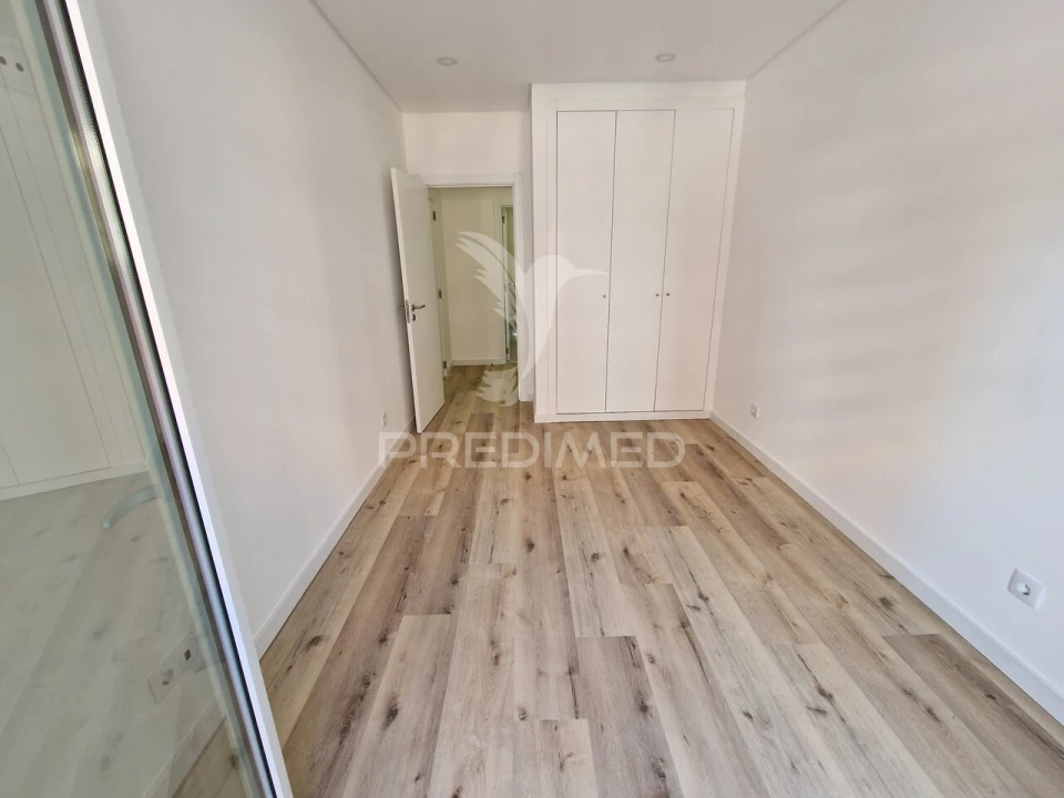 Apartamento T3 para Venda em Massamá e Monte Abraão Foto 14