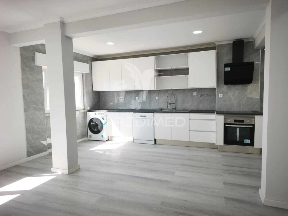 Apartamento T2 para Venda em Setubal (São Sebastião) Foto 2