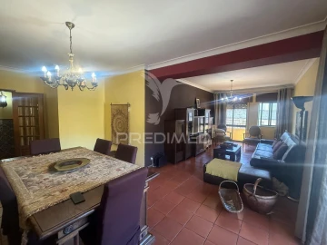 Apartamento T4 para Venda em Peso da Régua e Godim