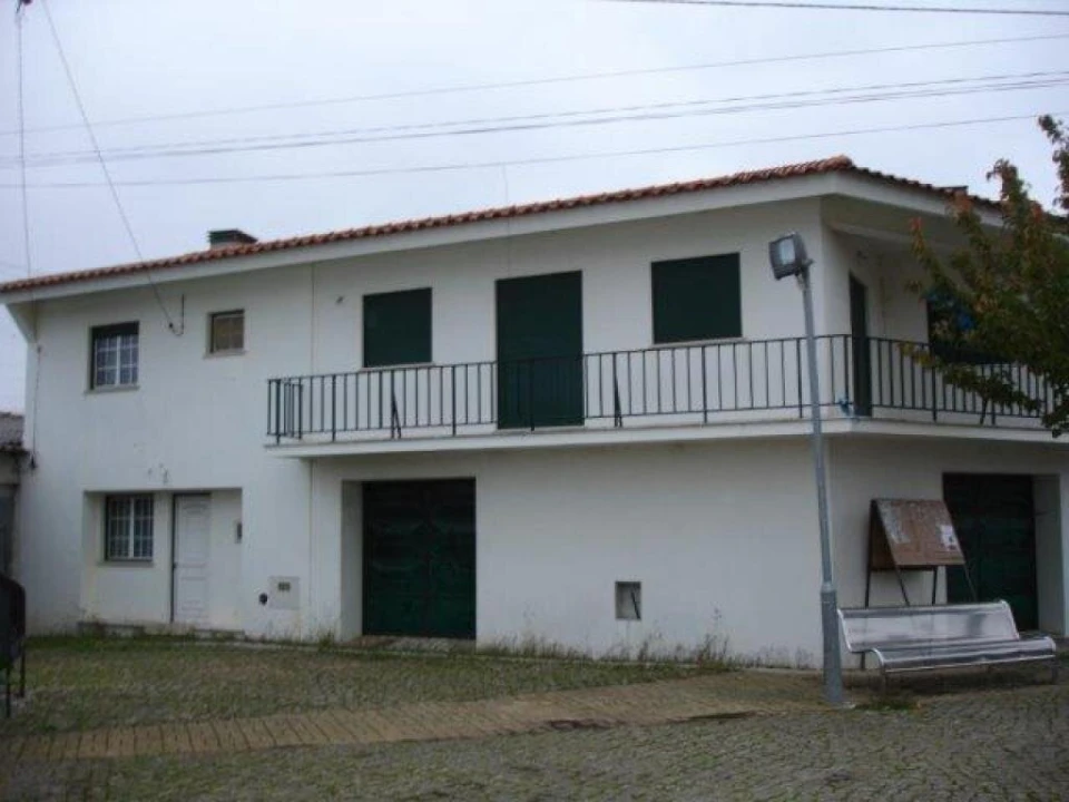 Moradia T3 para Venda em Cadima Foto 1