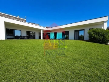 Moradia T3 para Venda em Vila Verde e Barbudo