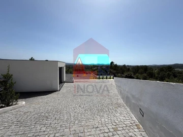 Moradia T3 para Venda em Vila Verde e Barbudo
