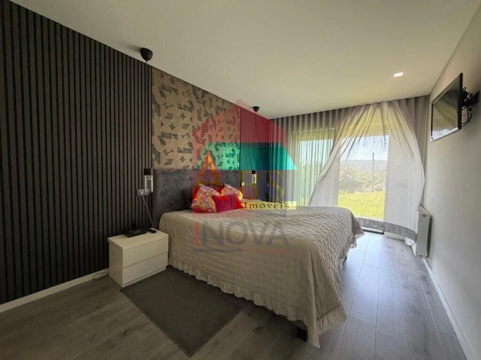 Moradia T3 para Venda em Vila Verde e Barbudo Foto 33