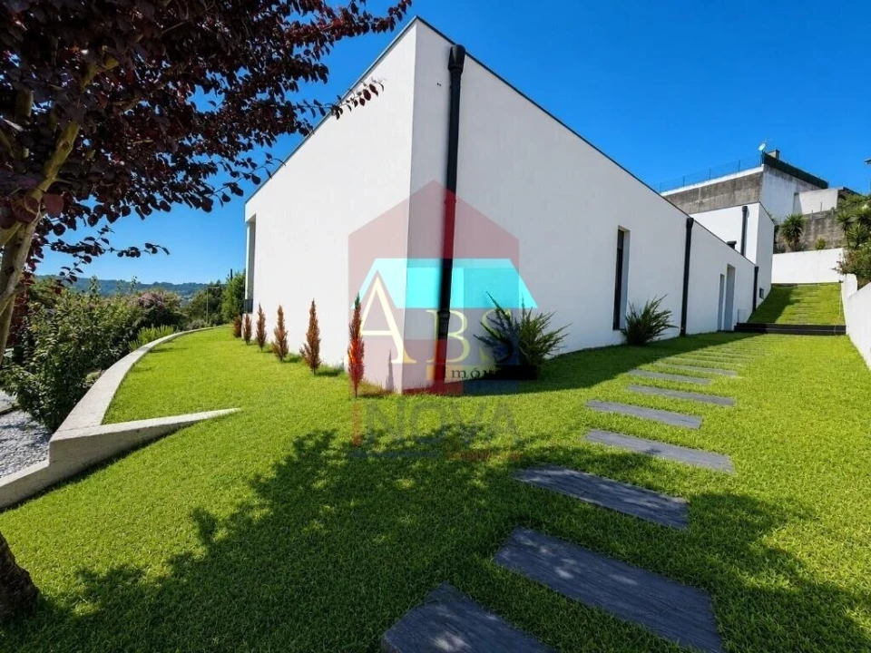 Moradia T3 para Venda em Vila Verde e Barbudo Foto 42