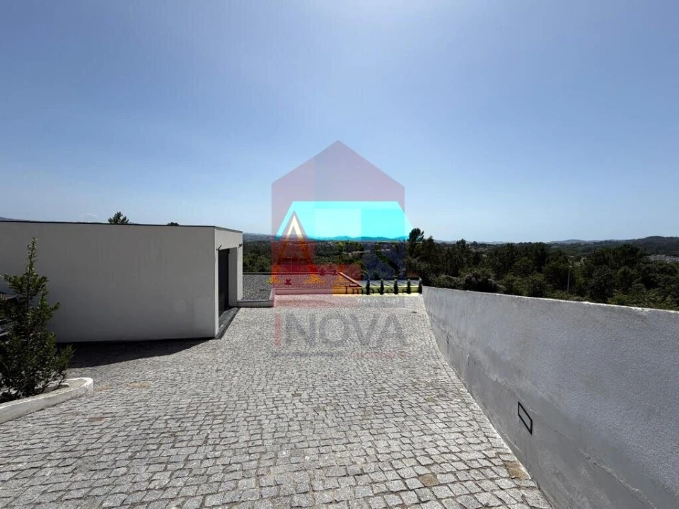 Moradia T3 para Venda em Vila Verde e Barbudo Foto 37