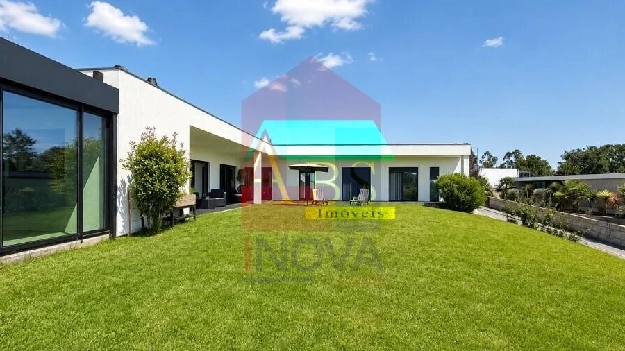 Moradia T3 para Venda em Vila Verde e Barbudo