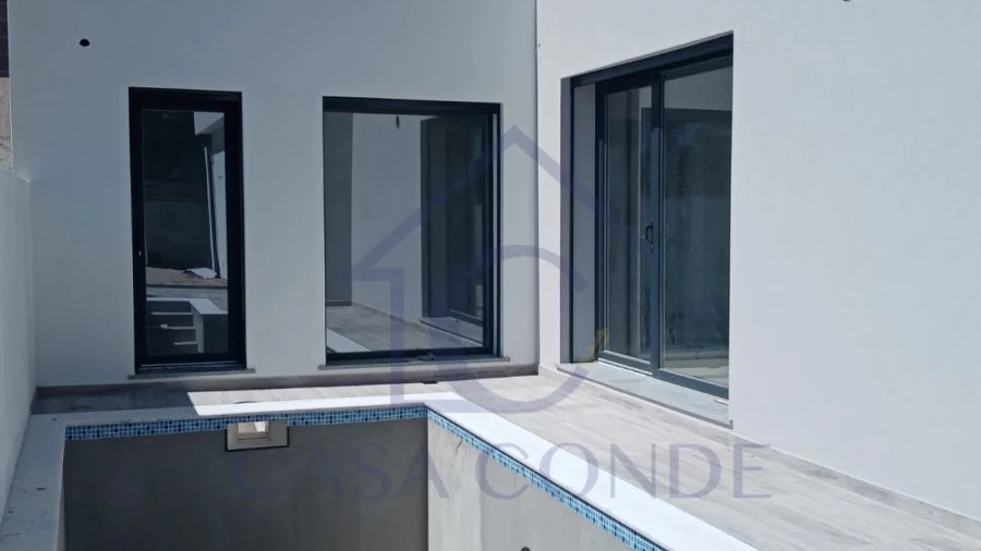 Moradia T4 para Venda em Fernao Ferro