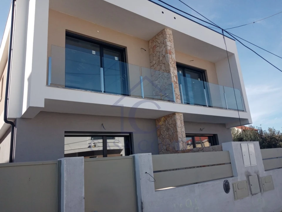 Moradia T3 para Venda em Fernao Ferro Foto 3