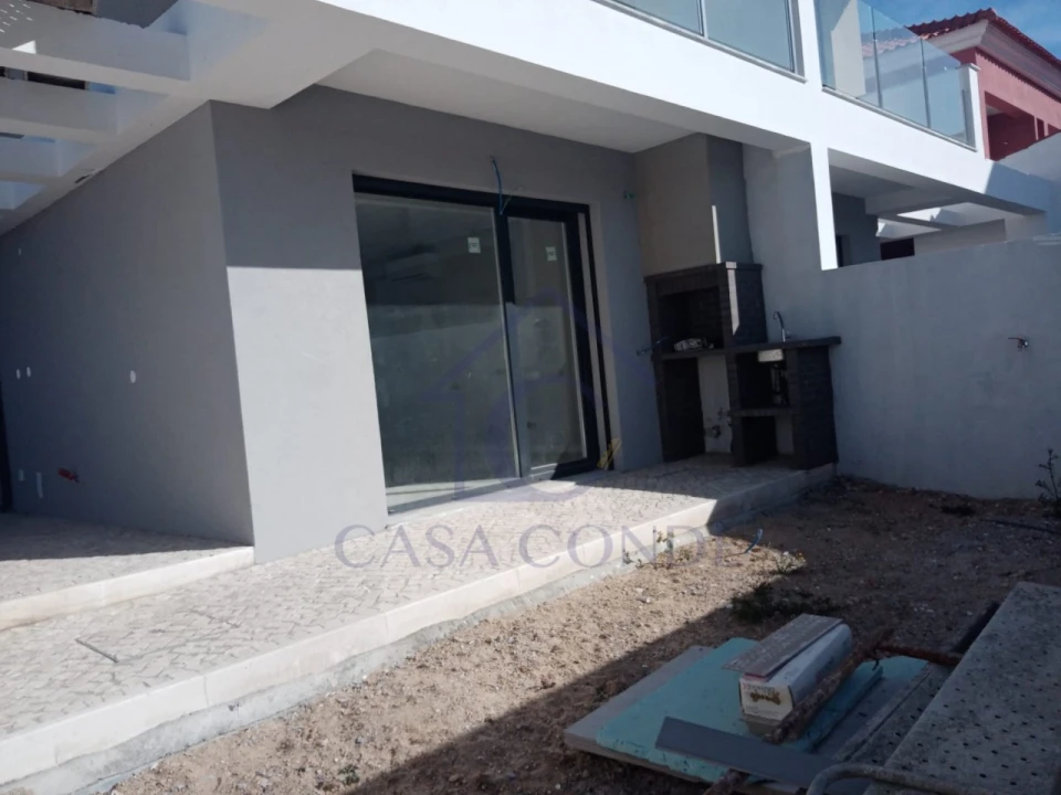 Moradia T3 para Venda em Fernao Ferro Foto 4