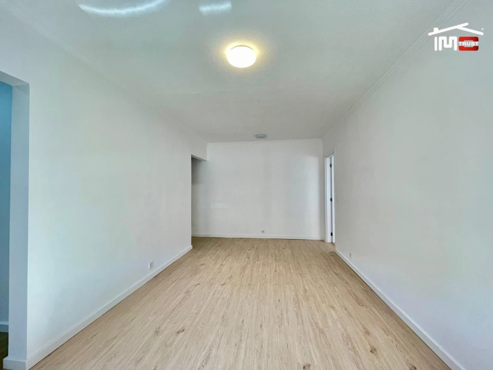 Apartamento T1 para Venda em Santo Antonio da Charneca Foto 11