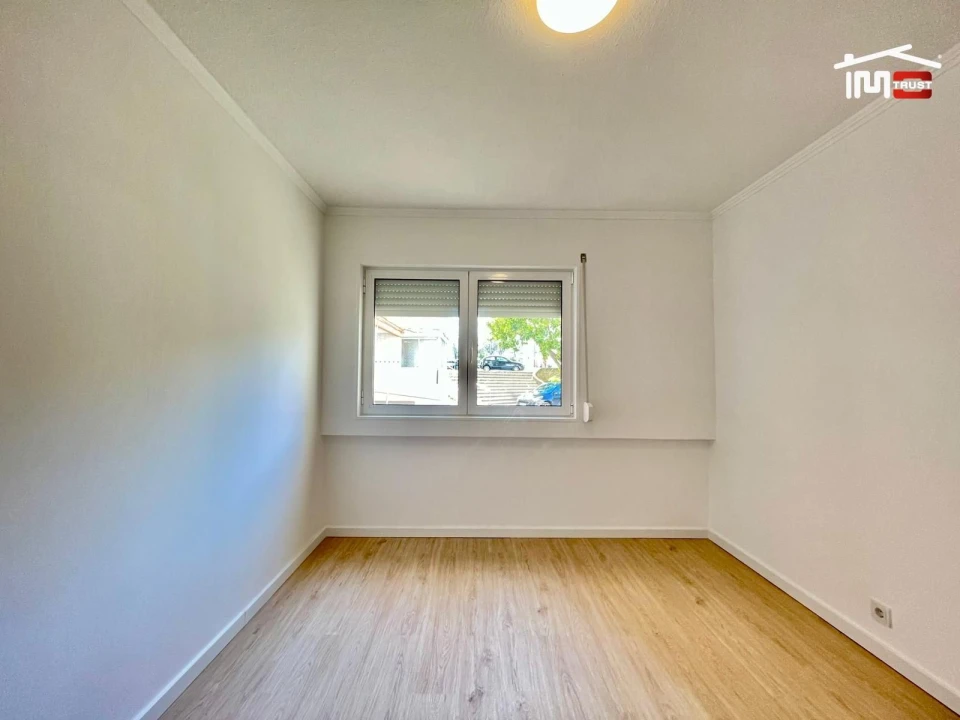 Apartamento T1 para Venda em Santo Antonio da Charneca Foto 15