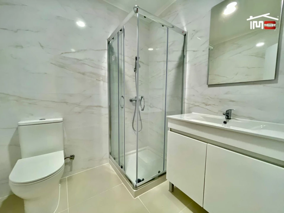 Apartamento T1 para Venda em Santo Antonio da Charneca Foto 20