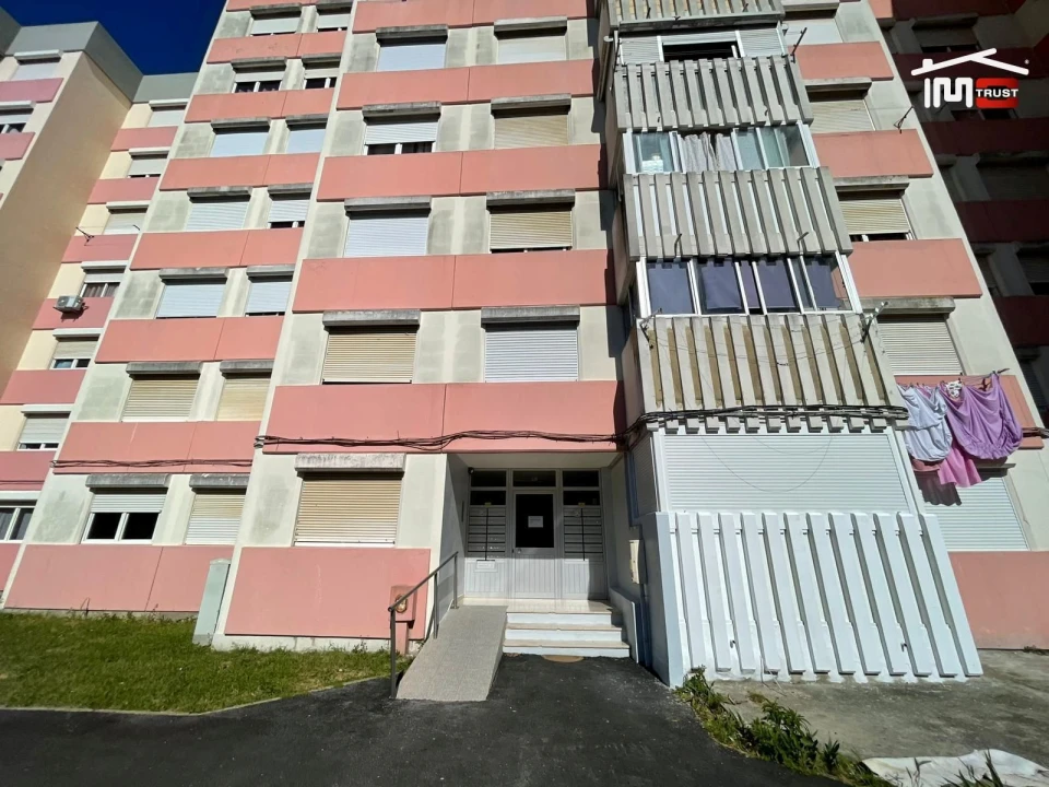 Apartamento T1 para Venda em Santo Antonio da Charneca Foto 27