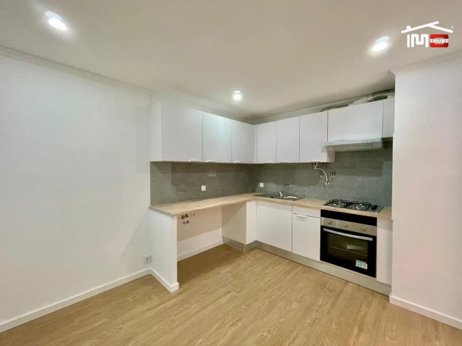 Apartamento T1 para Venda em Santo Antonio da Charneca Foto 7
