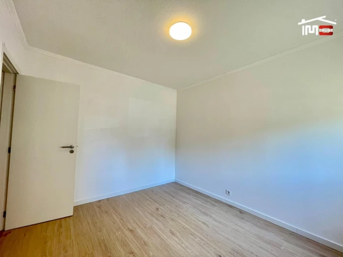 Apartamento T1 para Venda em Santo Antonio da Charneca Foto 16
