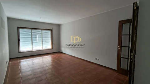 Apartamento T3 para Arrendamento em Perafita, Lavra e Santa Cruz do Bispo