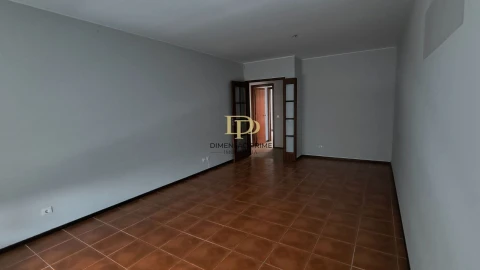 Apartamento T3 para Arrendamento em Perafita, Lavra e Santa Cruz do Bispo