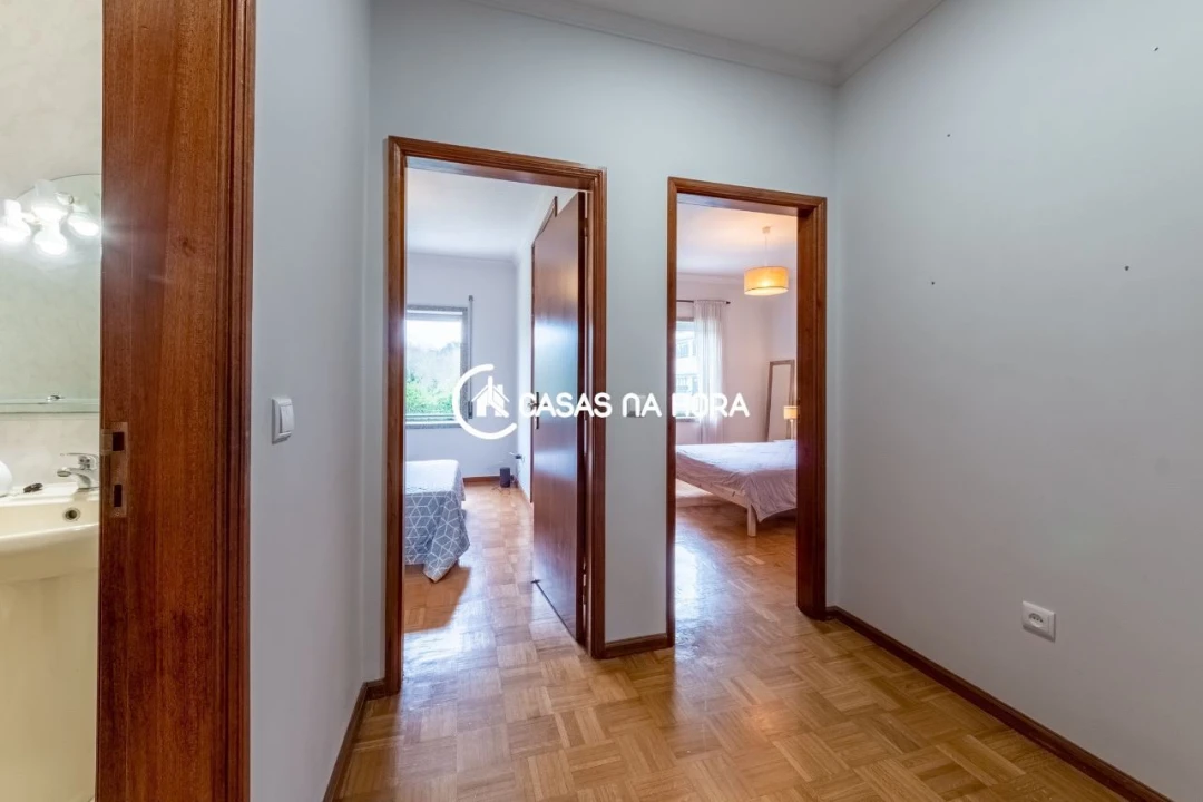 Apartamento T2 para Venda em Oliveira do Douro Foto 8