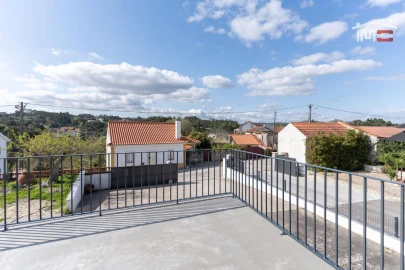 Quinta T2 para Arrendamento em Atouguia