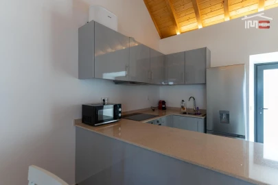 Quinta T2 para Arrendamento em Atouguia