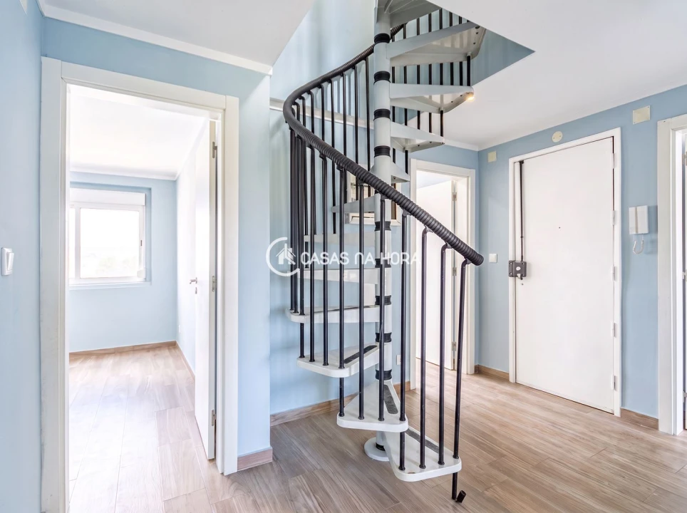 Apartamento T4 para Arrendamento em Benfica Foto 15