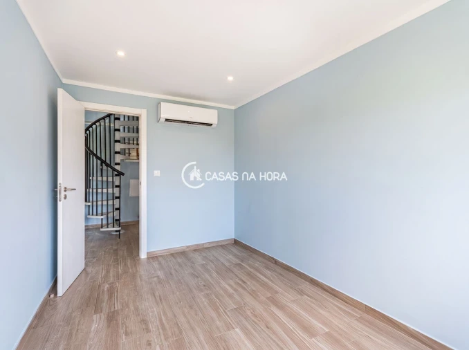 Apartamento T4 para Arrendamento em Benfica Foto 10