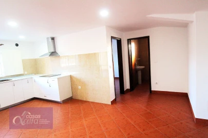 Apartamento T1 para Arrendamento em Monte Real e Carvide