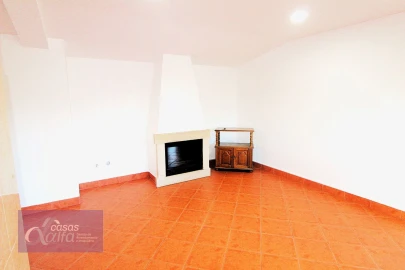 Apartamento T1 para Arrendamento em Monte Real e Carvide