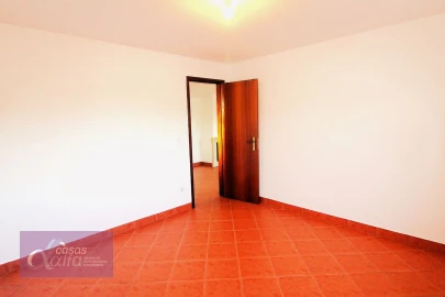 Apartamento T1 para Arrendamento em Monte Real e Carvide