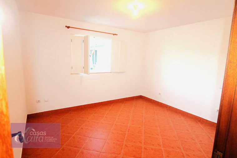 Apartamento T1 para Arrendamento em Monte Real e Carvide Foto 8