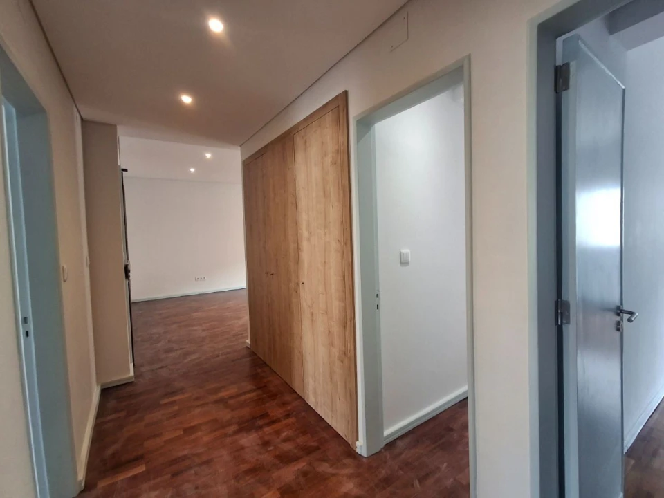 Apartamento T3 para Arrendamento em Oeiras e São Julião da Barra, Paço de Arcos e Caxias Foto 7