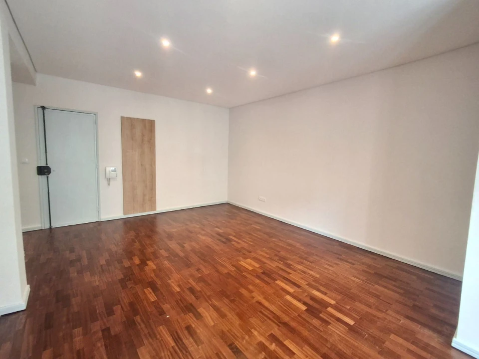 Apartamento T3 para Arrendamento em Oeiras e São Julião da Barra, Paço de Arcos e Caxias Foto 1