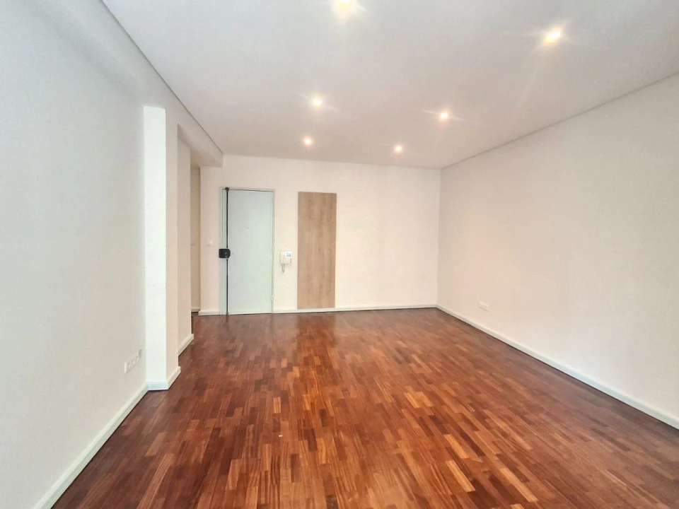 Apartamento T3 para Arrendamento em Oeiras e São Julião da Barra, Paço de Arcos e Caxias Foto 3