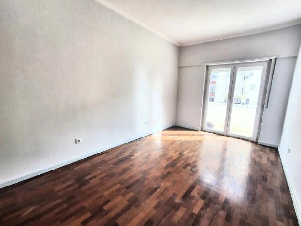 Apartamento T3 para Arrendamento em Oeiras e São Julião da Barra, Paço de Arcos e Caxias Foto 14