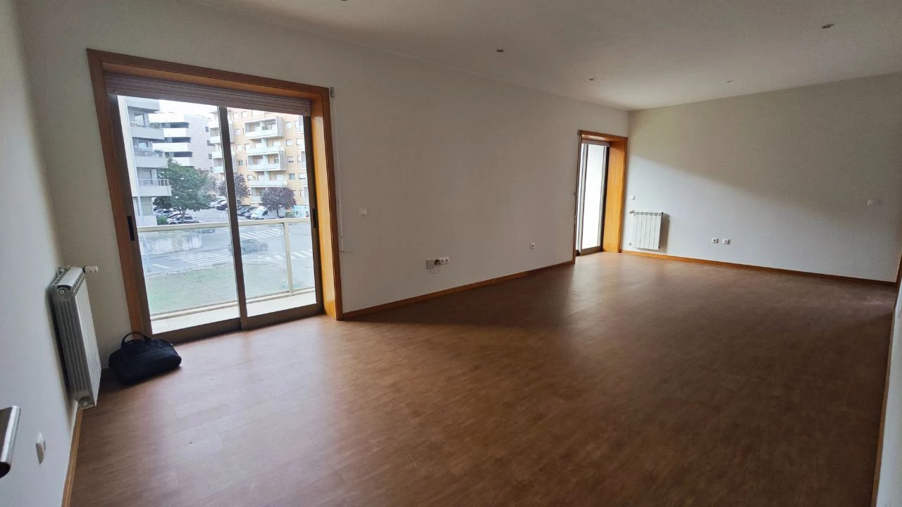 Apartamento T2 para Arrendamento em Santa Marinha e São Pedro da Afurada Foto 1