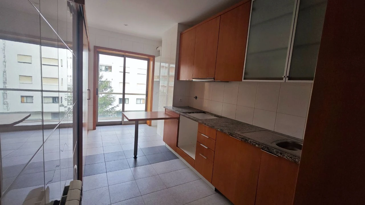 Apartamento T2 para Arrendamento em Santa Marinha e São Pedro da Afurada Foto 4