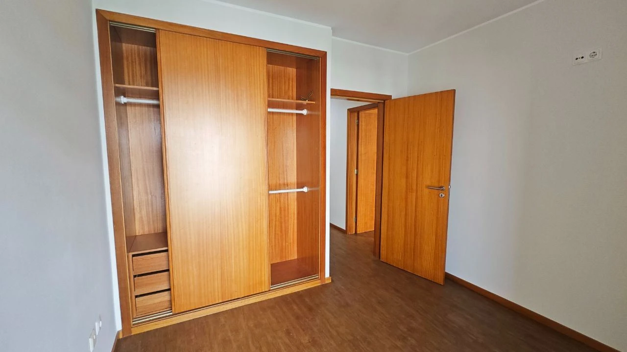 Apartamento T2 para Arrendamento em Santa Marinha e São Pedro da Afurada Foto 9