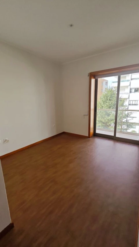 Apartamento T2 para Arrendamento em Santa Marinha e São Pedro da Afurada
