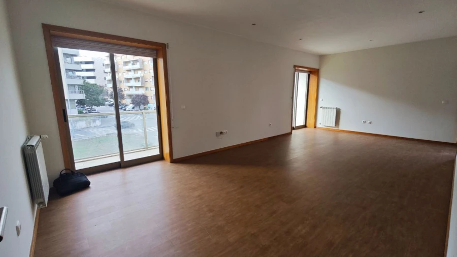 Apartamento T2 para Arrendamento em Santa Marinha e São Pedro da Afurada