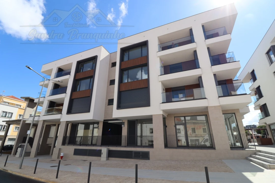 Apartamento T2 para Venda em Santa Maria, São Pedro e Matacães Foto 1