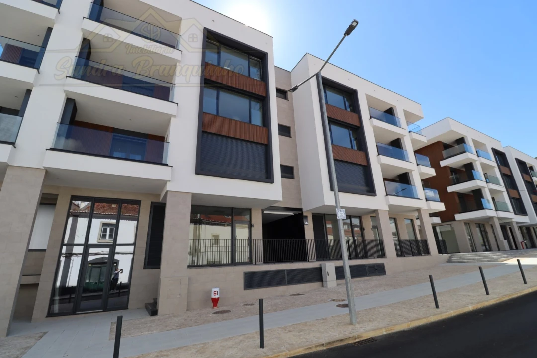 Apartamento T2 para Venda em Santa Maria, São Pedro e Matacães Foto 3