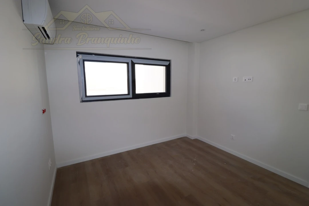 Apartamento T2 para Venda em Santa Maria, São Pedro e Matacães Foto 7